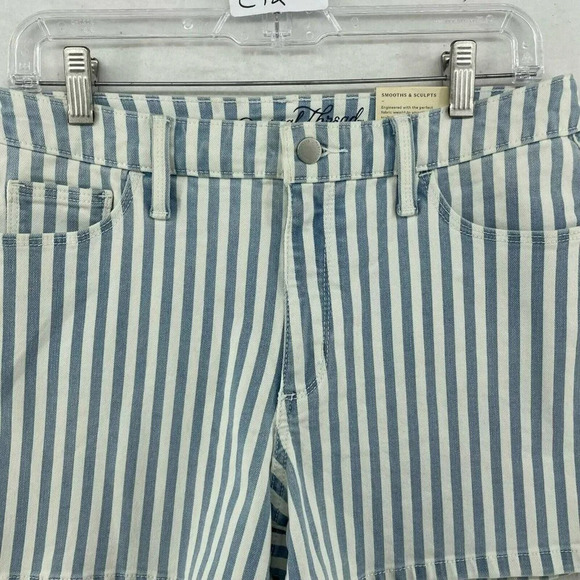 Universal Thread Shorts Women's 8 Blue White Geek Striped Hi-Rise Midi Stretch - Picture 6 of 12